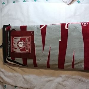 ALABAMA BIG SILK TROW. ROLL TIDE ROLL.....NEW. NEVER USED.